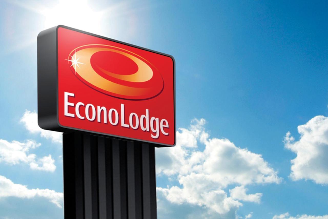 Econo Lodge Charlotte Airport Bagian luar foto