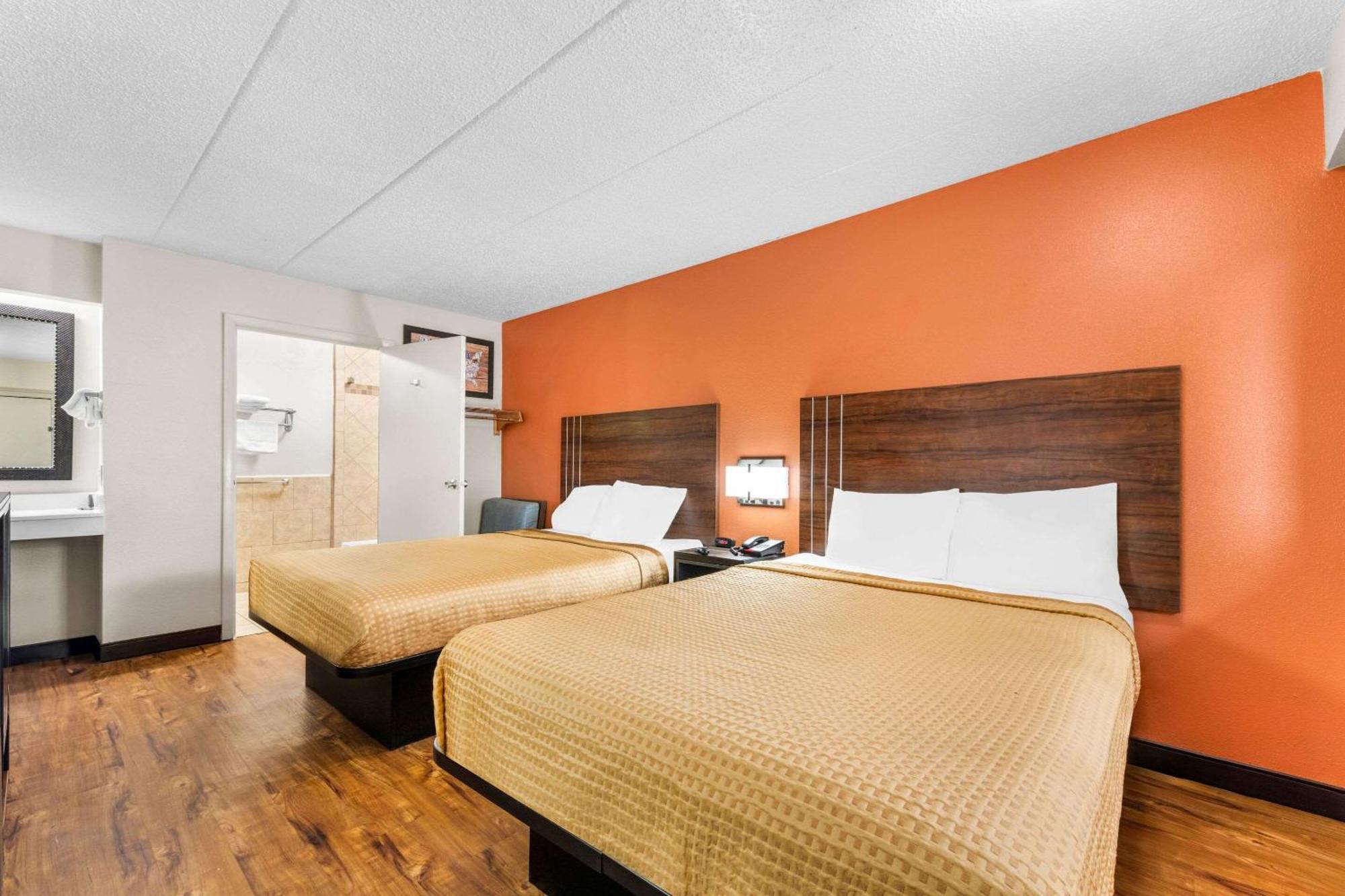 Econo Lodge Charlotte Airport Bagian luar foto