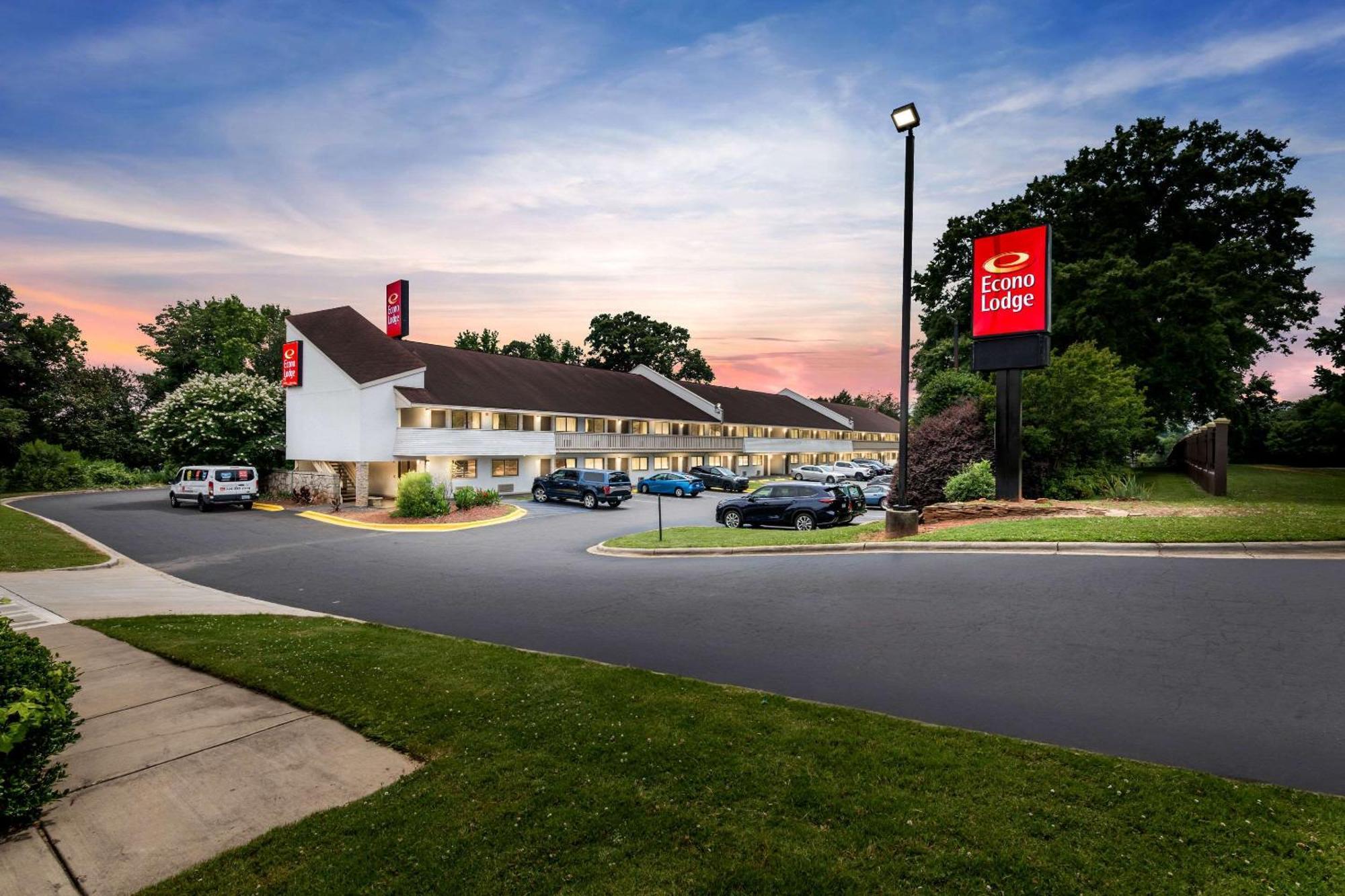 Econo Lodge Charlotte Airport Bagian luar foto