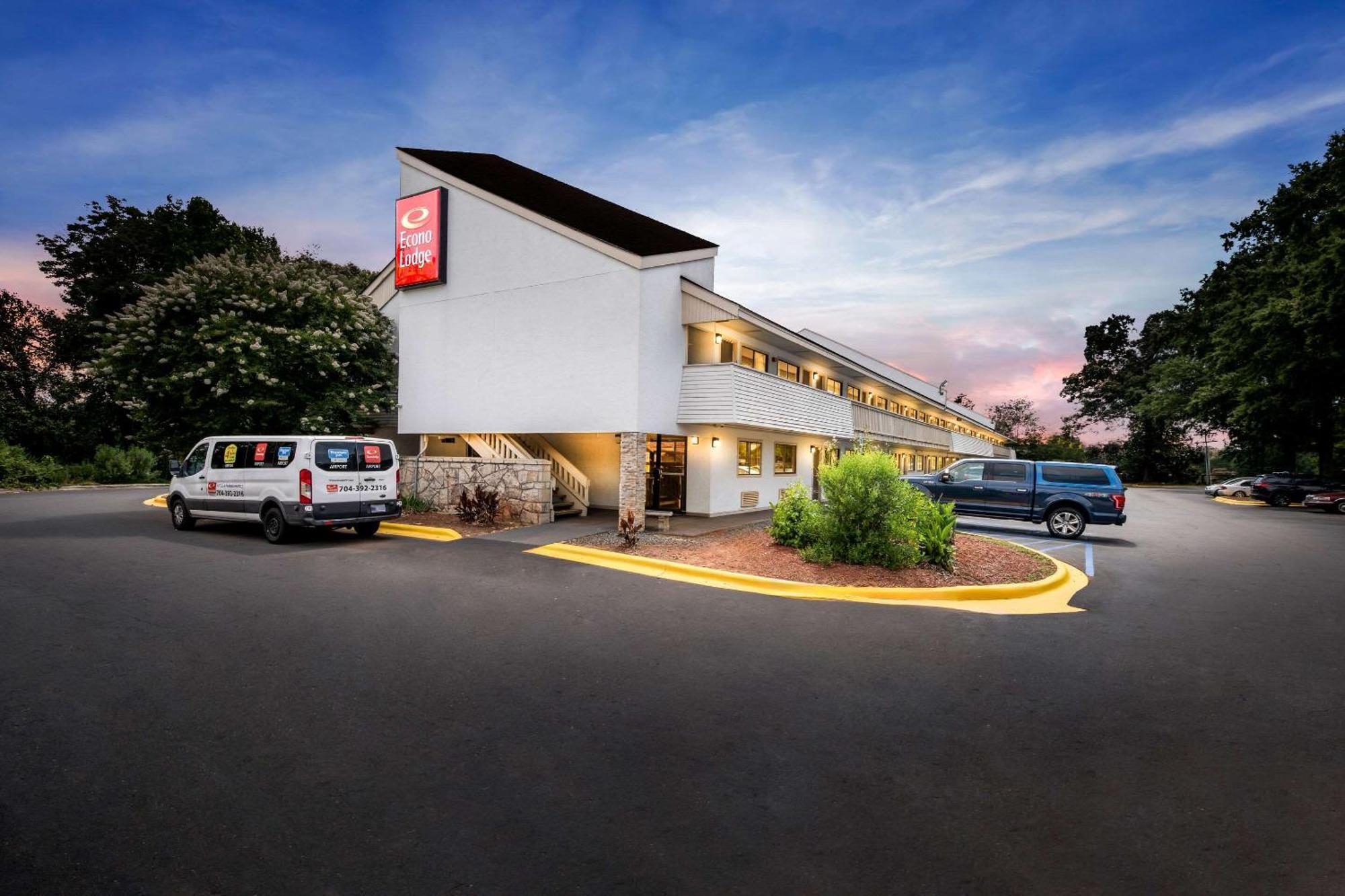 Econo Lodge Charlotte Airport Bagian luar foto