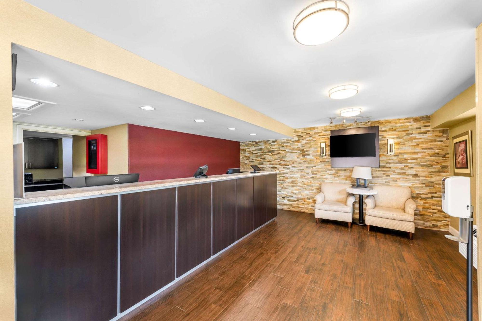 Econo Lodge Charlotte Airport Bagian luar foto